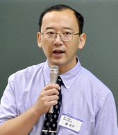巖　圭介　委員長