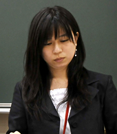 難波　祐美　氏