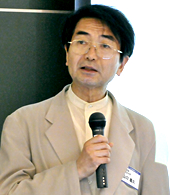 山口　義久　氏