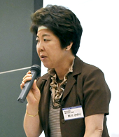 前川　さゆり　氏
